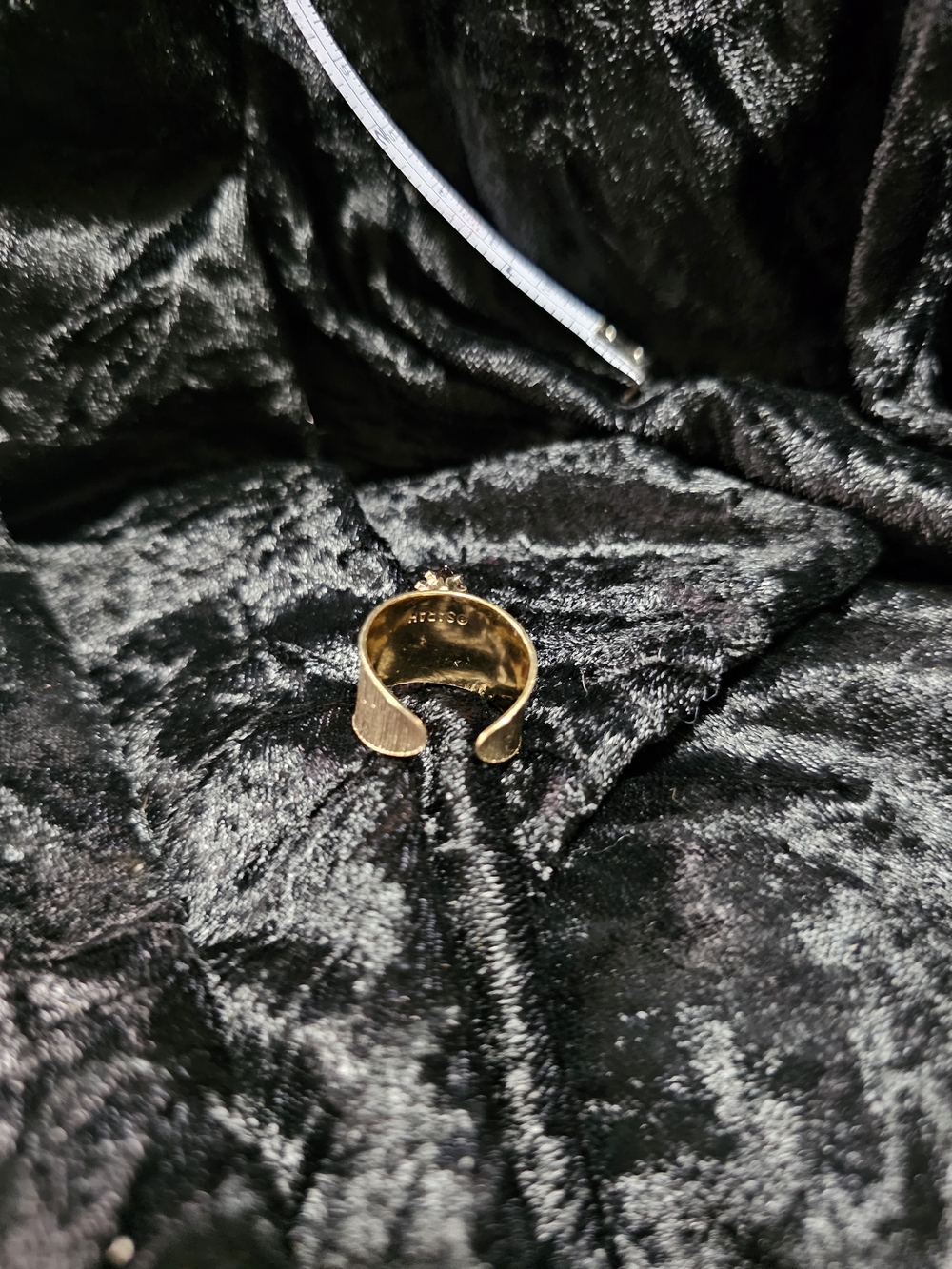 Sarah Coventry Gold-Tone Ring with Amber Marquise Stone - Picture 4 of 4